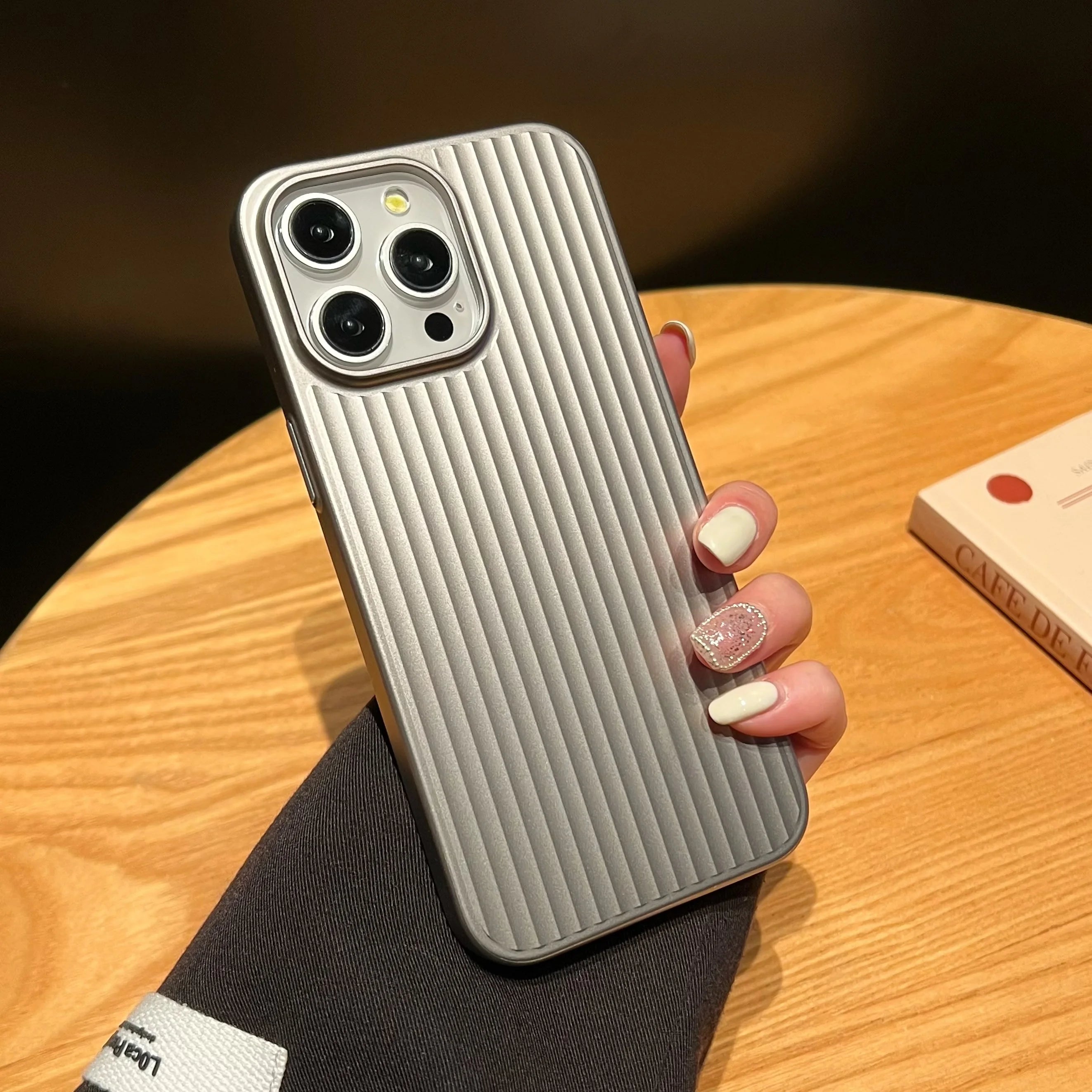 Luxecase (Titanium grey)